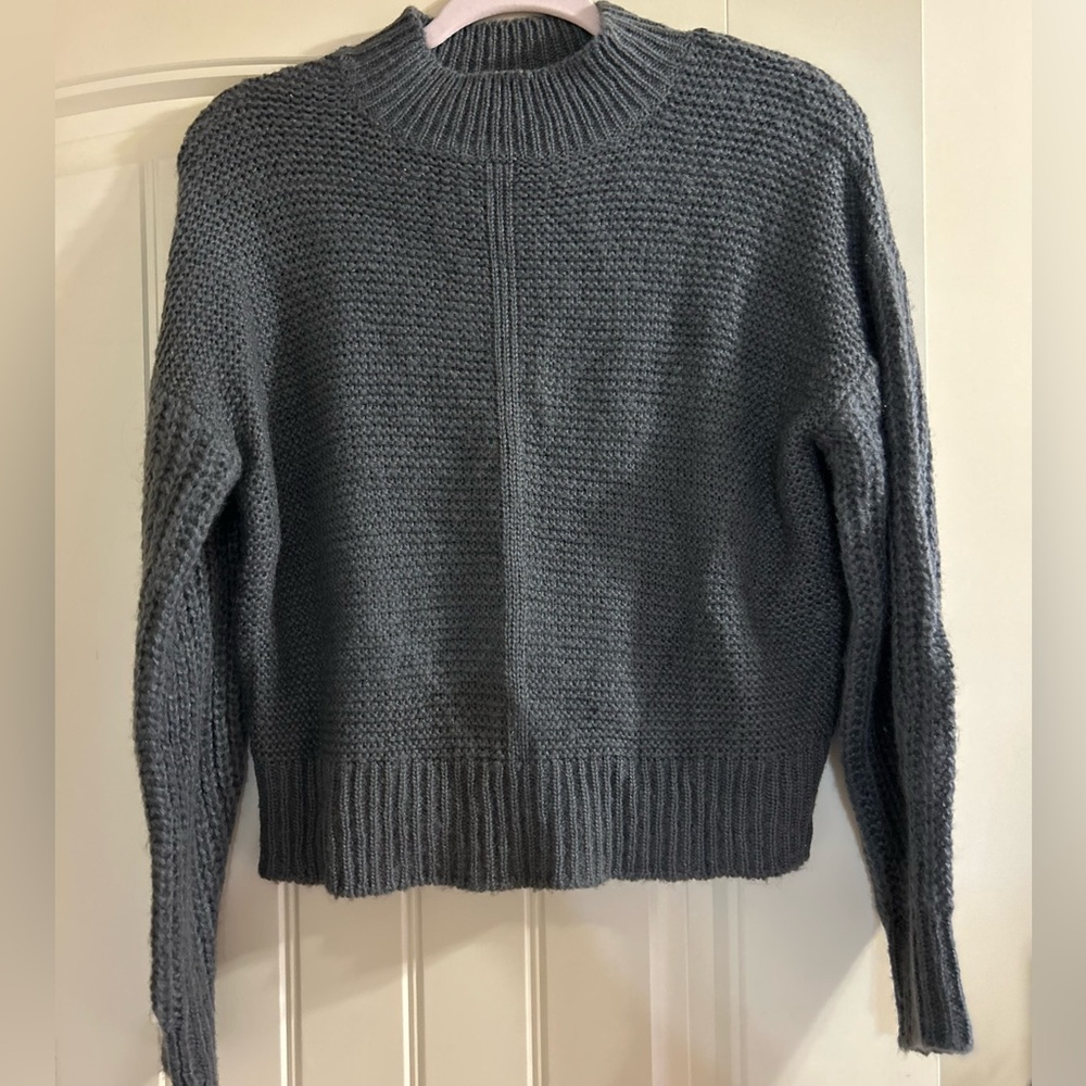 Grey cropped sweater. High neck size small!